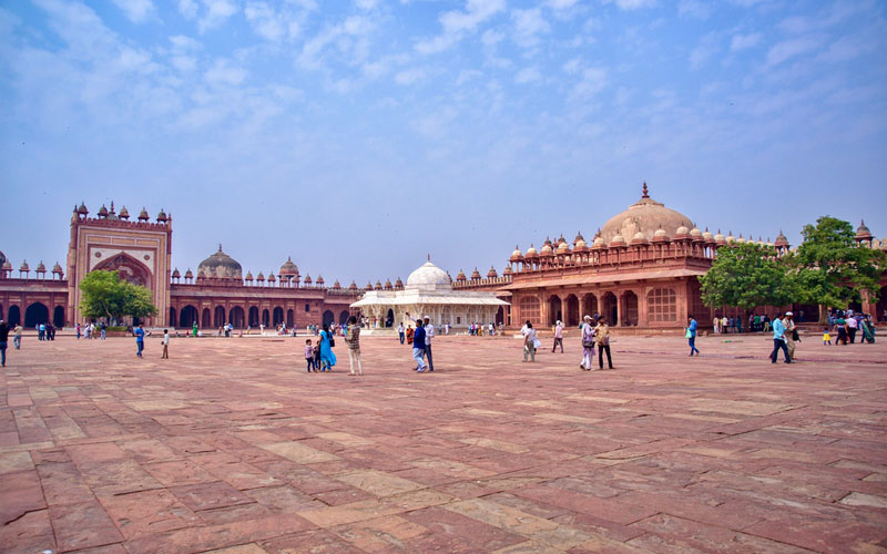 18 Days Rajasthan Tour with Khajuraho and Varanasi