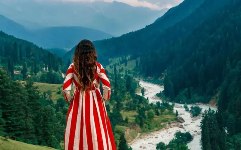 6 Nights Kashmir Honeymoon Tour Package for Couple