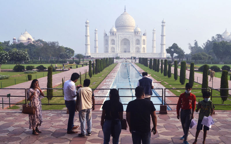 Same Day Taj Mahal, Fatehpur Sikri Trip by Car from Delhi