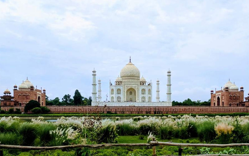 Private Guided Tour of Agra & Fatehpur Sikri Trip by Car from Delhi